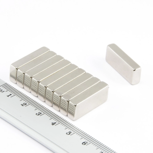 MPŁ 25x10x4 / N42 - magnes neodymowy